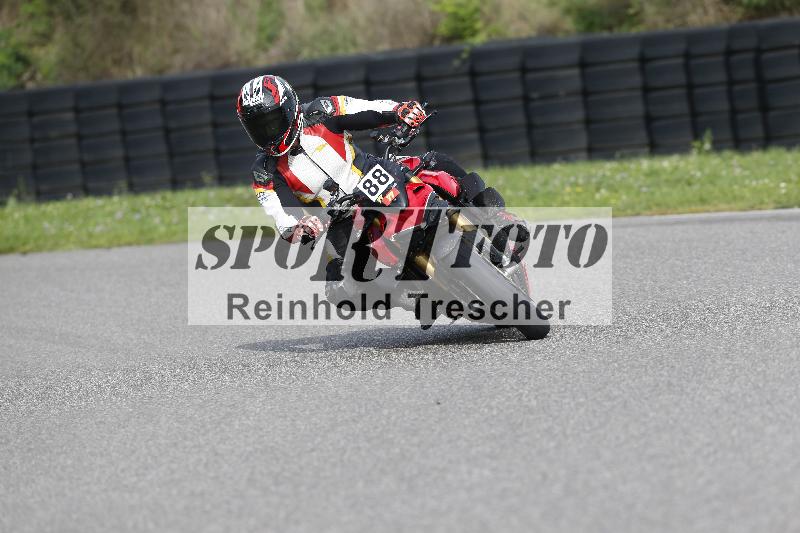 Archiv-2025/53 16.09.2025 Track Day Domi Aegerter ADR/Gruppe rot/88